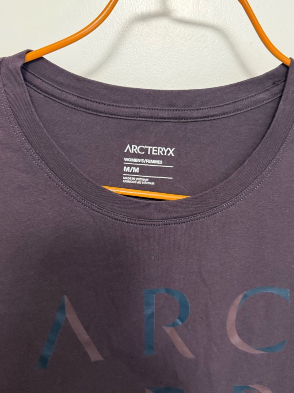 Arc'teryx Women's Long Sleeve Logo Tee — Deep Plum in size M - Picture 2 of 6